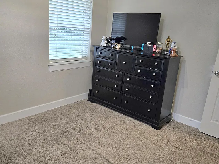 615 Luna Ct — Photo 17
