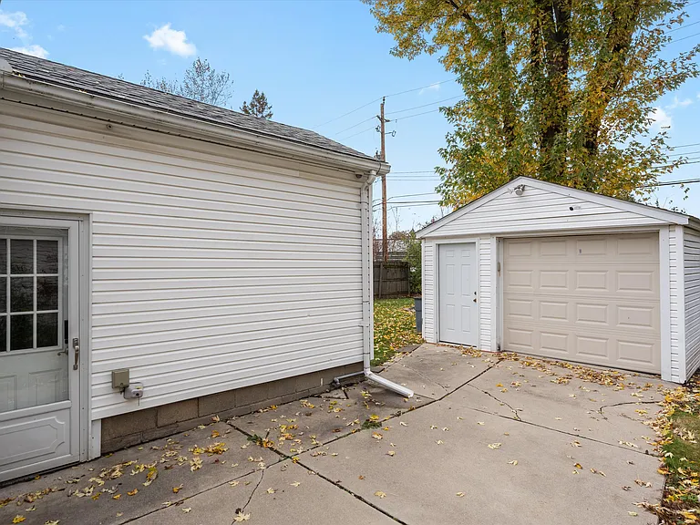 1707 Garfield St — Photo 16