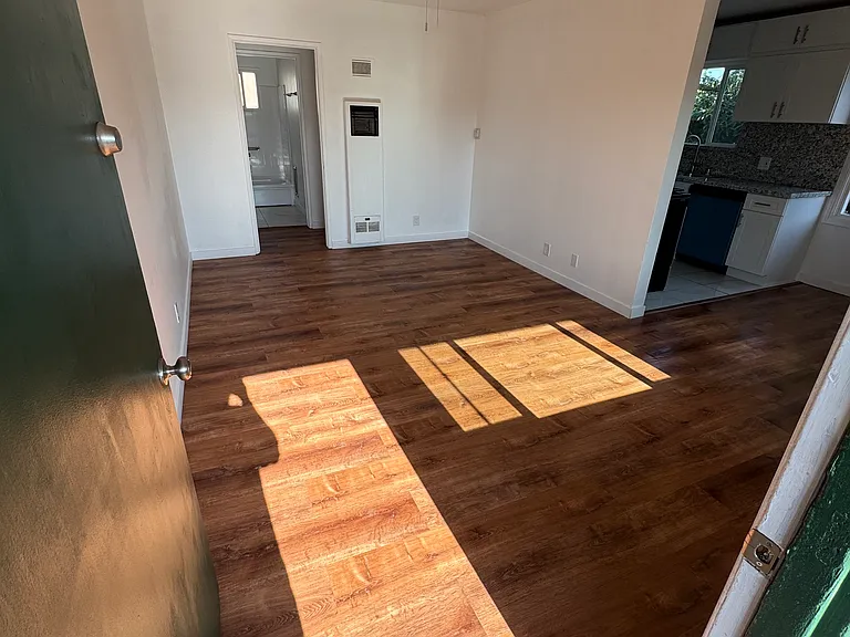 12329 Oxnard St #3 — Photo 1