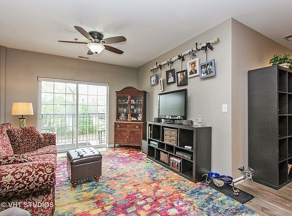 2nd image of 10 N Lake St APT 215