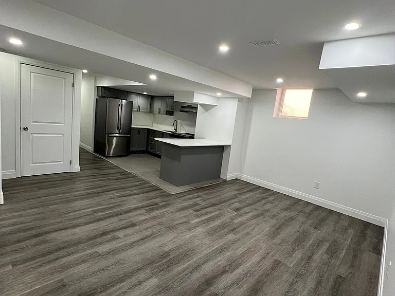 126 Frank Kelly Dr #BASEMENT — Photo 20