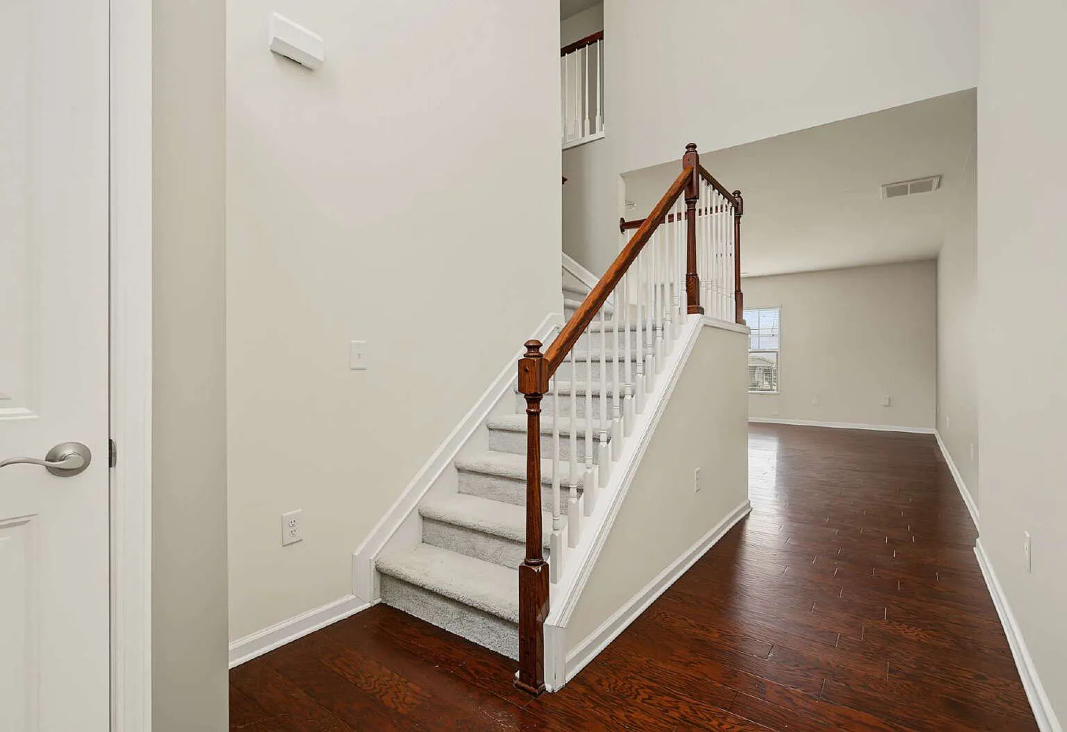 3 bed, 2.5 bath, 1870 sqft, $2,295 — Photo 4