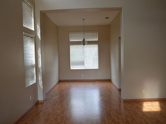 5th image of 14910 Sydney Ave