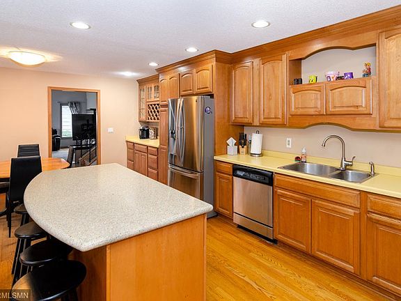 5th image of 617 E 134th St