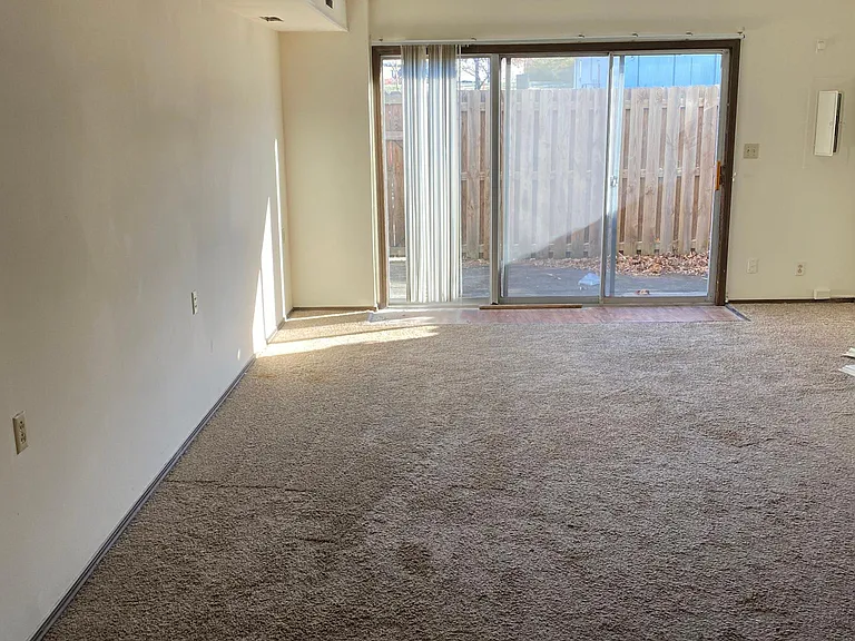 2200 Warwick St #17 — Photo 7