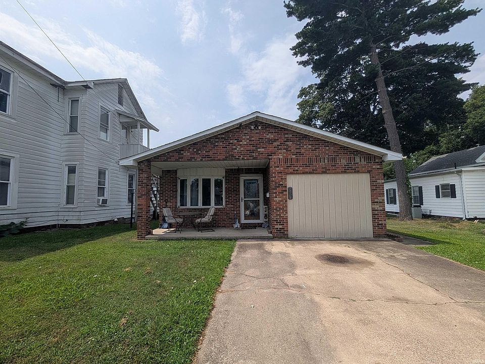 1st image of 825 Seminary St