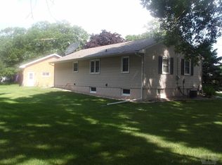 23 Sunset View Dr, Clear Lake, IA 50428