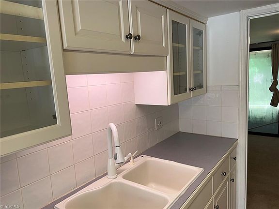 5th image of 314 Lamplighter Cir