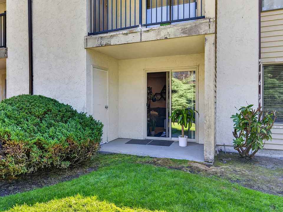 12424 NE 145th Pl #10