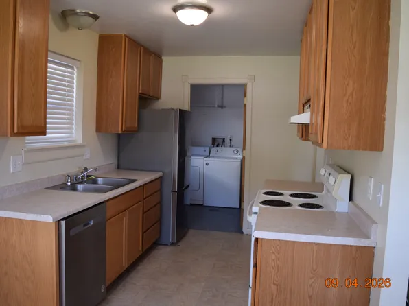 202 Bozeman Trl #2, Glenrock, WY 82637