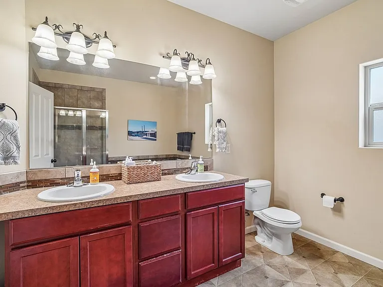 853 SW Norpoint Ct — Photo 25