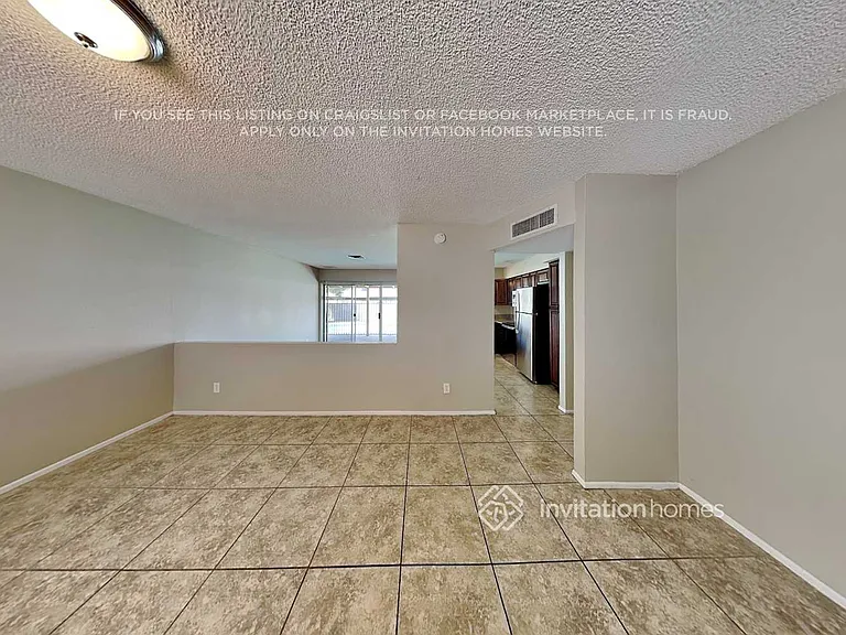 4136 N 81st Ave — Photo 5