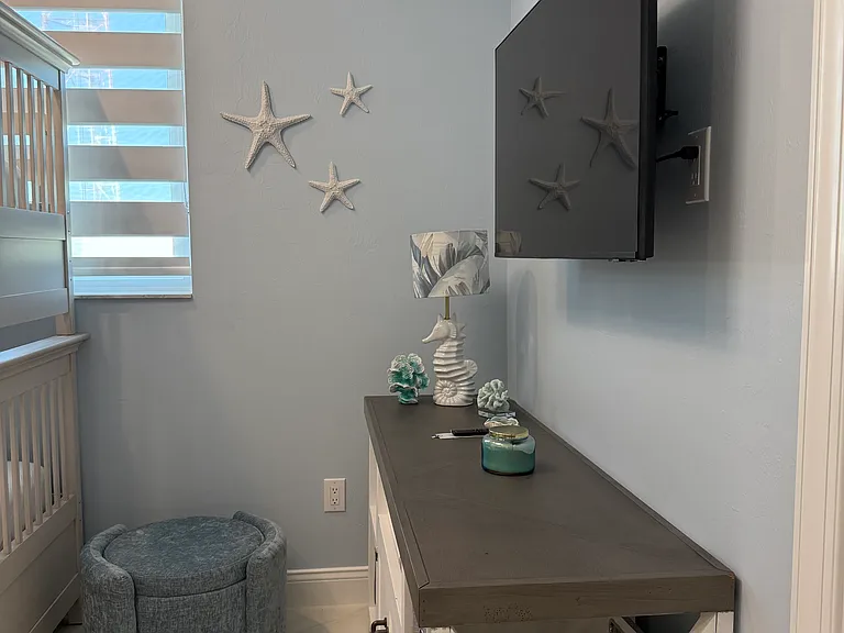111 Madison Ct — Photo 22