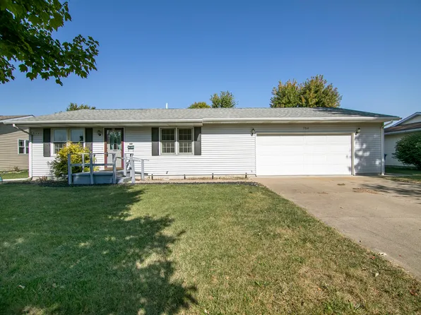 704 E Ash St, Watseka, IL 60970