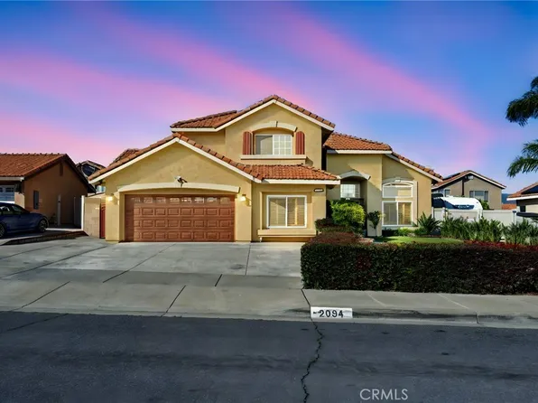 2094 W Summerset Dr, Rialto, CA 92377