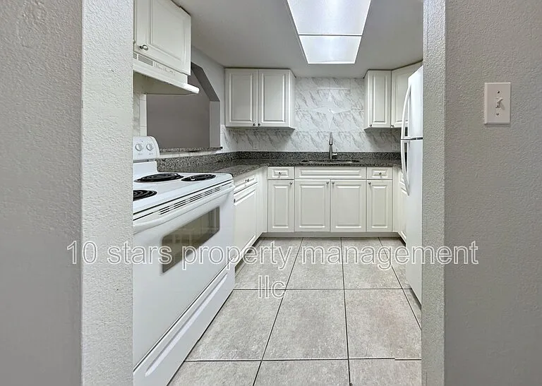 4725 39th Ave N #104 — Photo 5