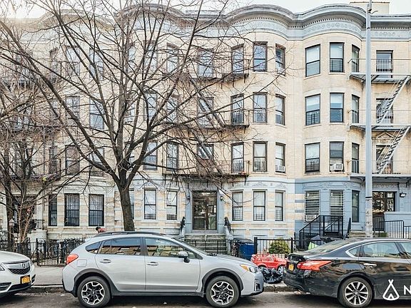 3rd image of 1050 Bergen St APT 2B
