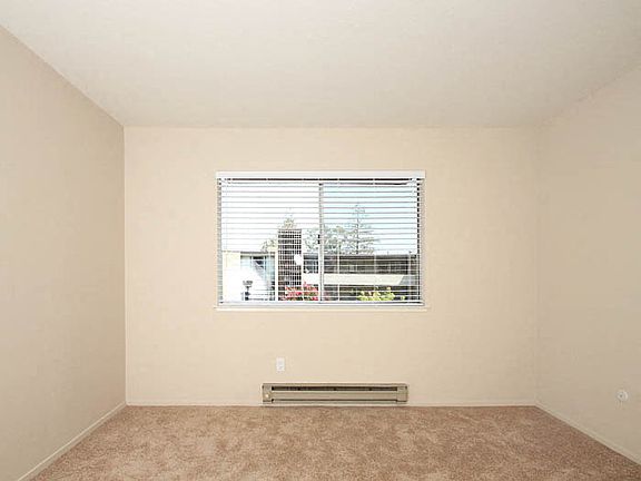 5th image of 408 Grant Ave APT 302