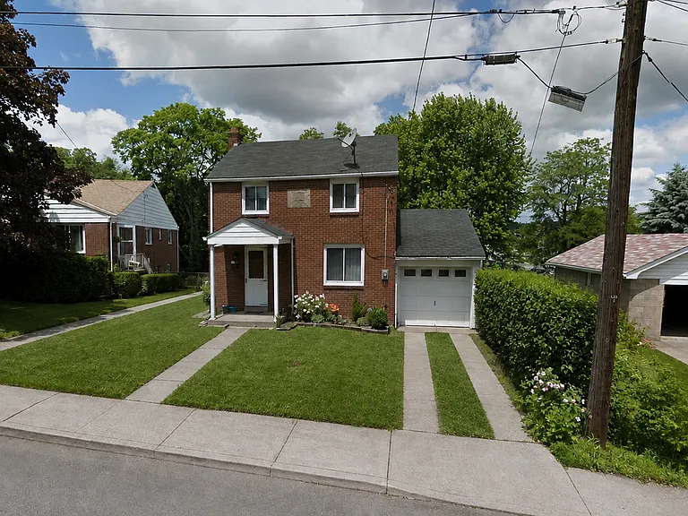 1004 Alquin St — Photo 1