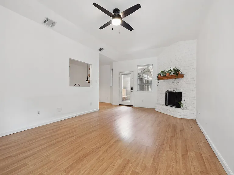 6501 Brush Country Rd #115 — Photo 6