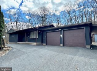1490 Hawk Mountain Rd, Kempton, PA 19529
