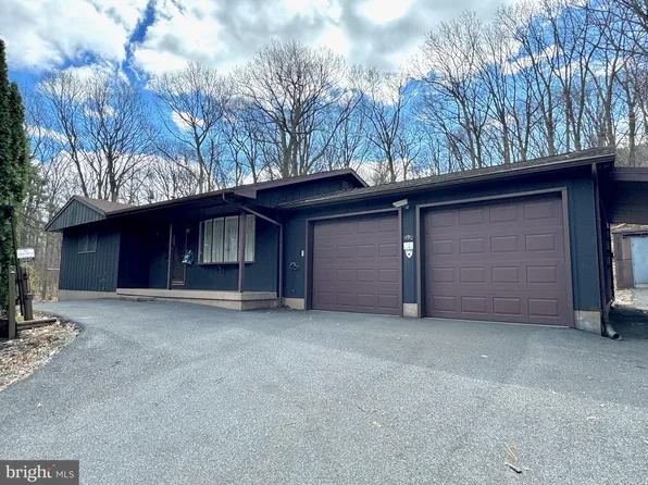 1490 Hawk Mountain Rd, Kempton, PA 19529
