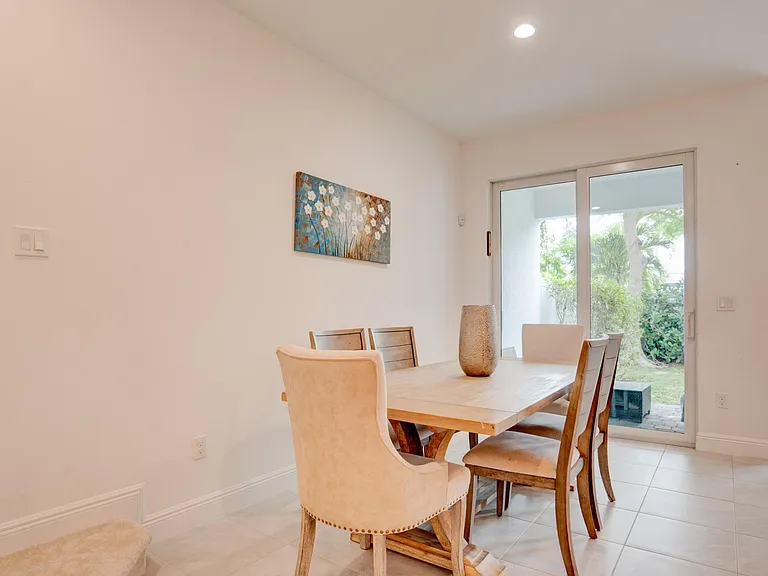 576 Parsons Way — Photo 4
