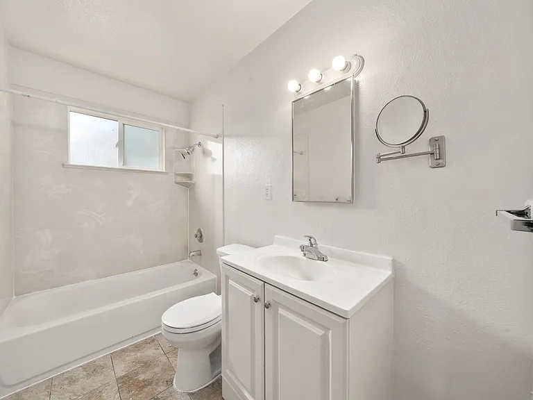 6044 Marysville Blvd #4 — Photo 3