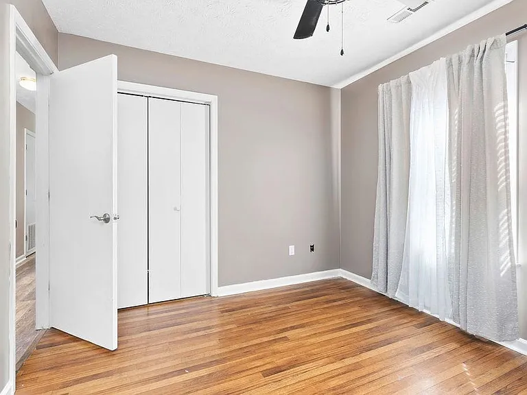 105 Hemlock St — Photo 44