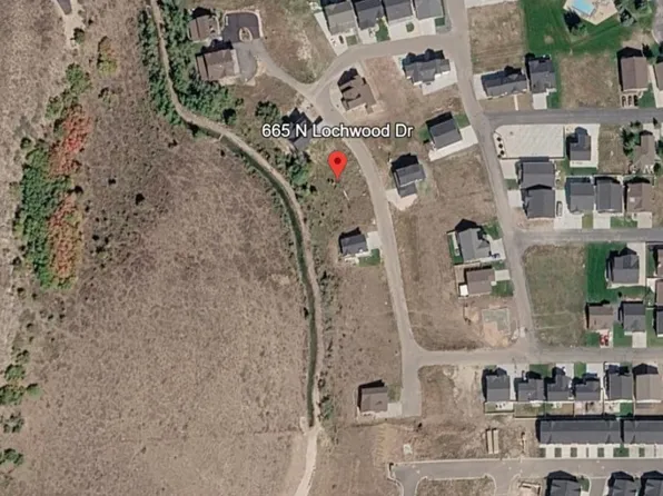 665 N Lochwood Dr, Garden City, UT 84028