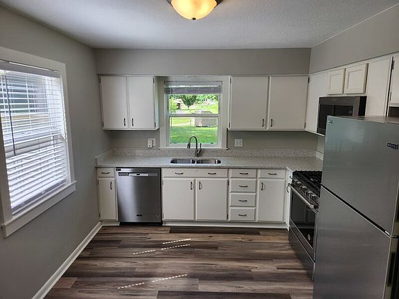 5th image of 1302 SW Lynn Dr
