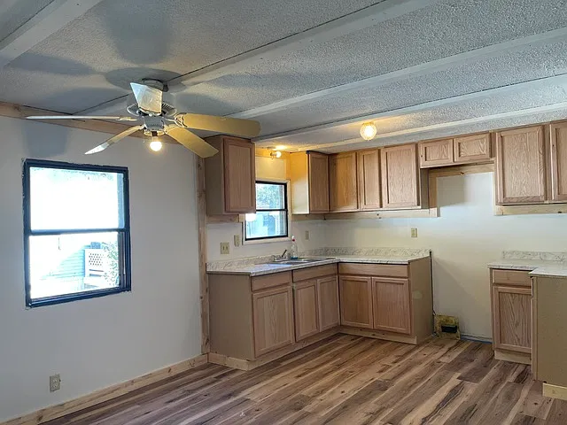 3 bed, 1200 sqft, $995 — Photo 3