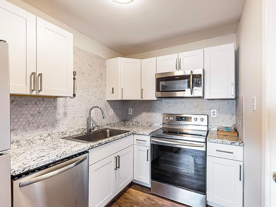 1st image of 705 Pleasant Manor Ave