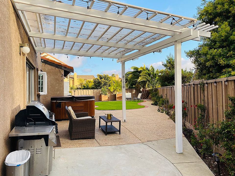 2nd image of 2372 Cabrillo Dr
