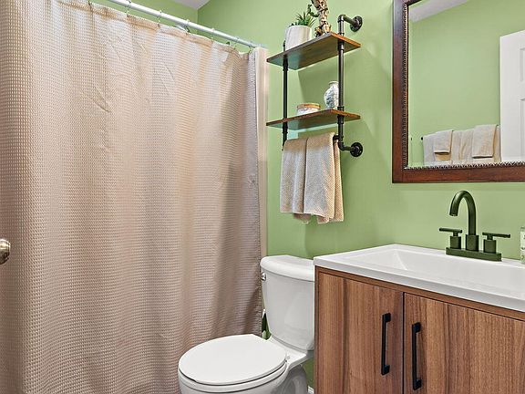 4th image of 8803 Jackson St