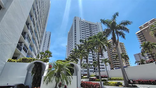 1904 S Ocean Dr Photo 1