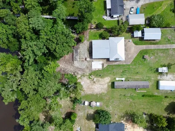 1185 E River Rd, Wewahitchka, FL 32465
