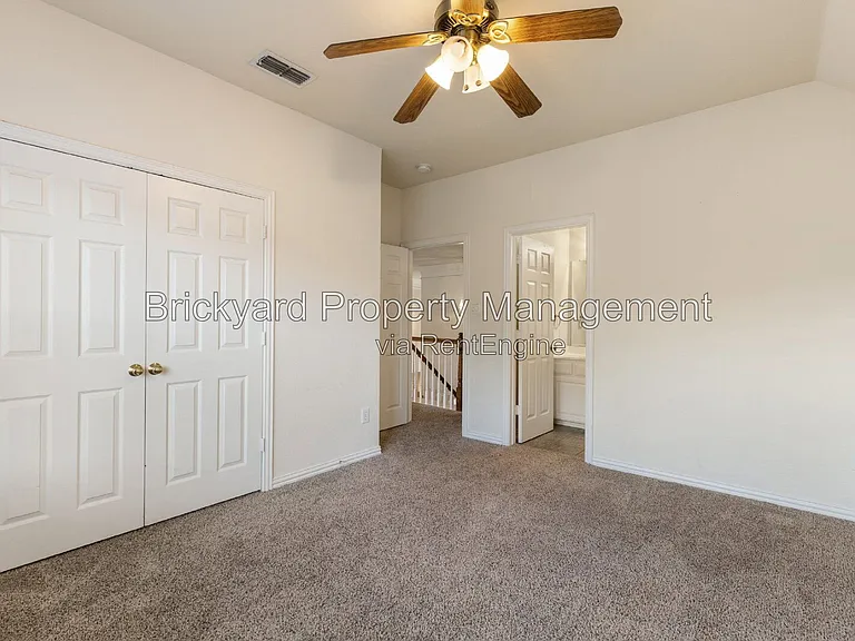 4409 Mitchell Ln — Photo 33