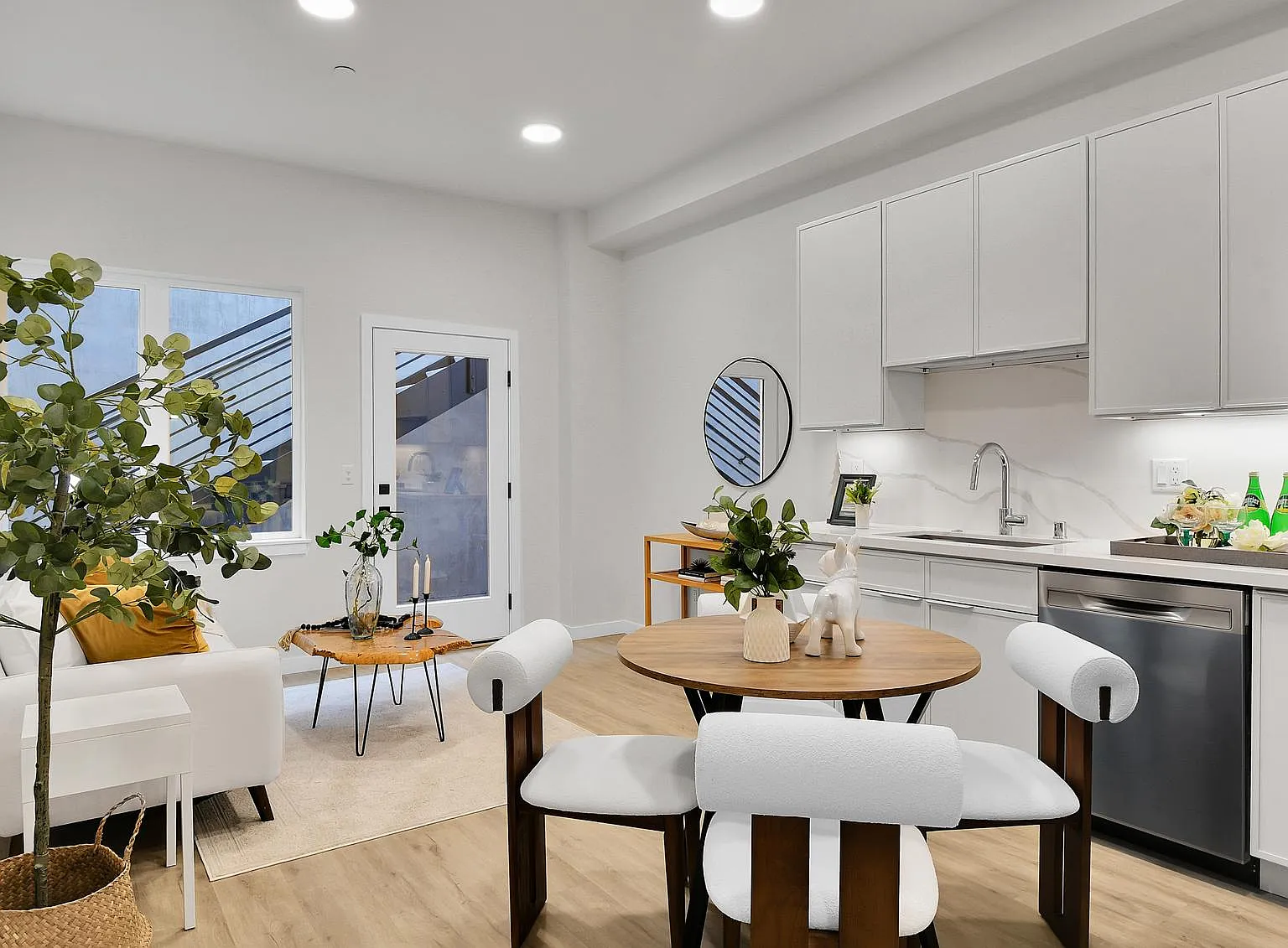Studio, 530 sqft, $1,600 — Photo 4