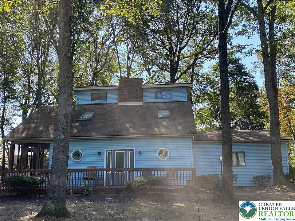 1st image of 200 Woodland Dr
