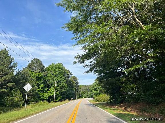 Exterior Neighborhood (street photo)