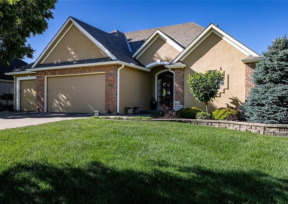1st image of 9009 NE 95th St