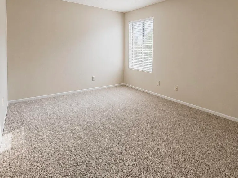1927 E Hampton Ave #203 — Photo 8