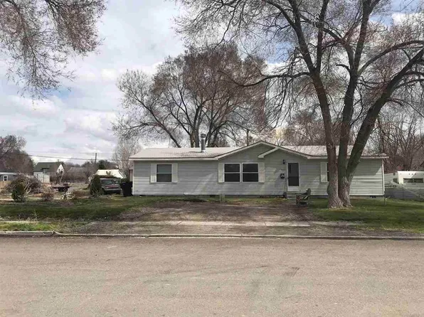 305 McKinley St, American Falls, ID 83211