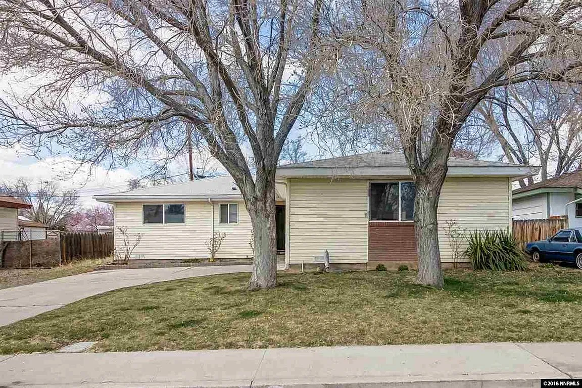 3235 Lucerne Way photo 1