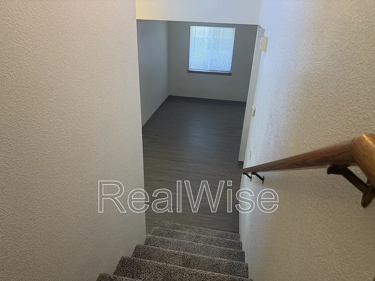 210 3rd St #B — Photo 18