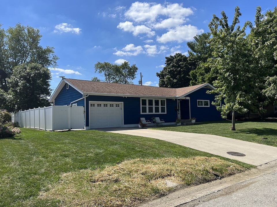 117 Holiday Dr, Tuscola, IL 61953 Zillow