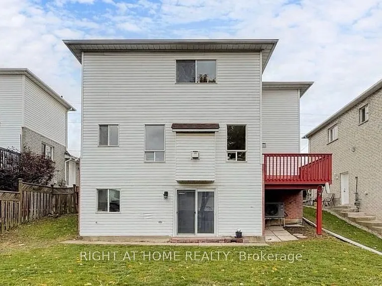 942 Port Union Rd W — Photo 8