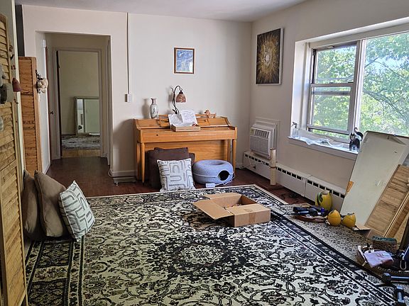 5th image of 1575 Center Ave APT 5E