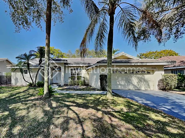 5831 NW 40th Ln, Pompano Beach, FL 33073